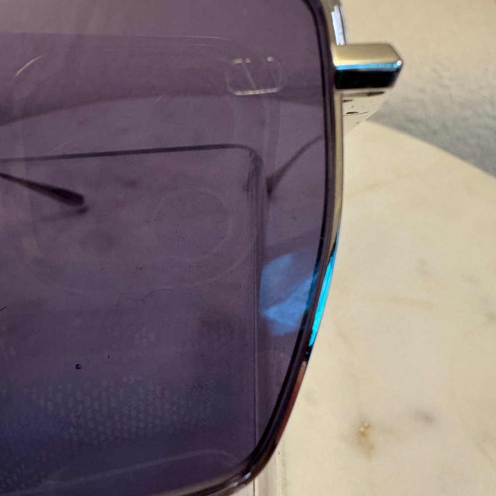 ❣️Buyer Appreciation❣️READ👇 Valentino Sunglasses w/ Crossbody Bag MSRP $799 - Picture 12 of 16
